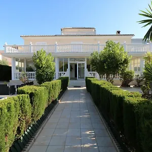 https://villa-olga.hotelsinnerja.org